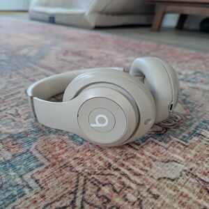 Beats Wireless Headphones in Cream